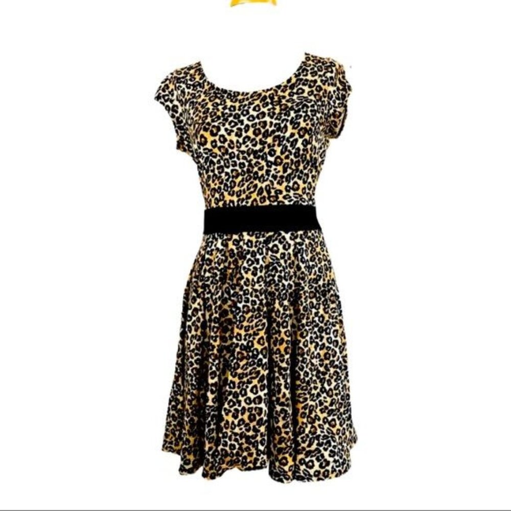 GUESS A- line Dress Fit & Flare Animal Print Skater Dress Women's Small NWT - Picture 2 of 10